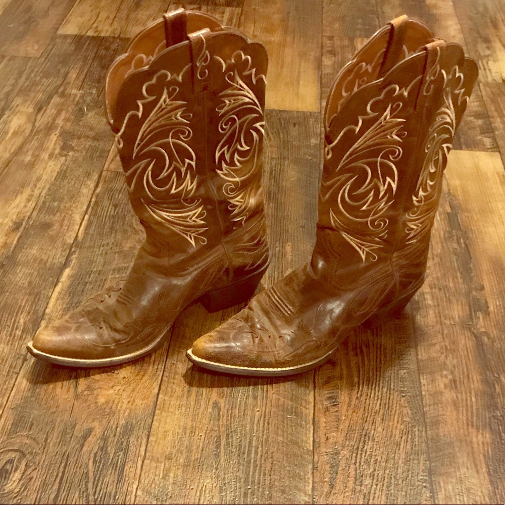 ARIAT BOOTS